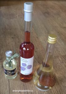 Likér z alpských šišek