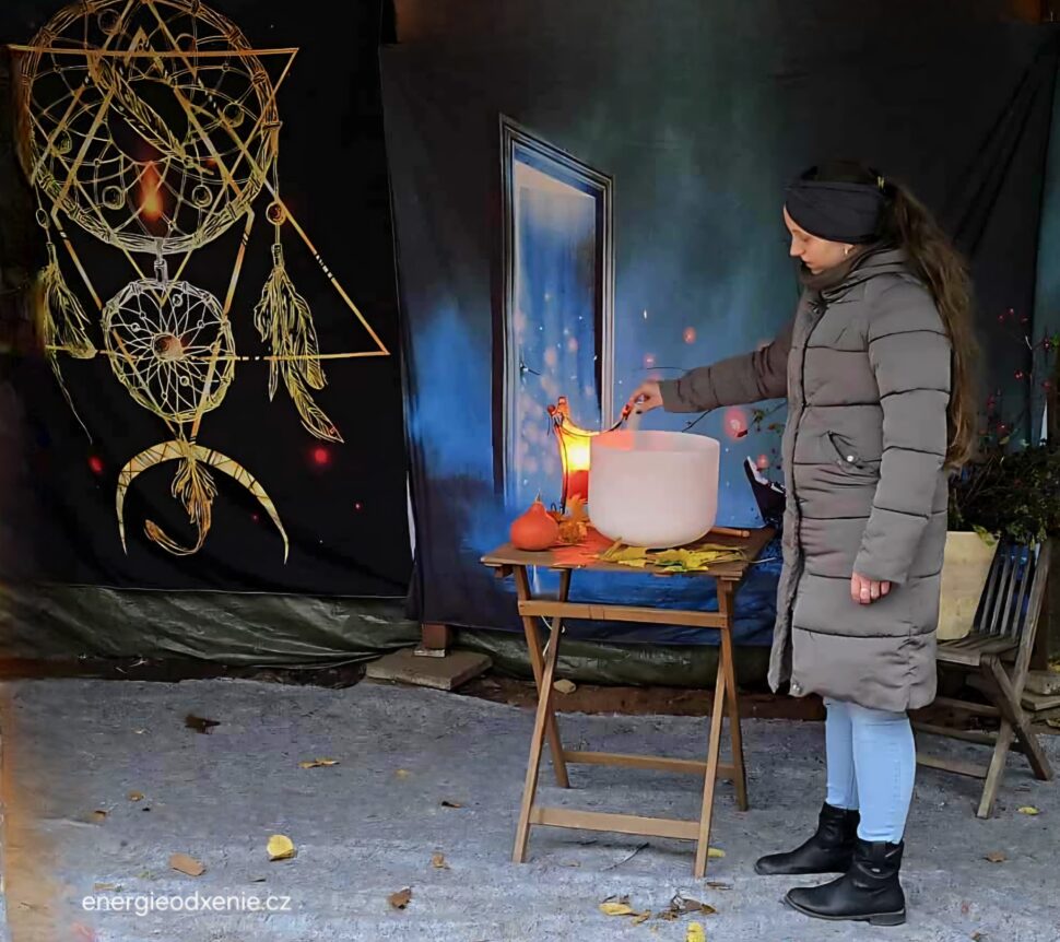 Rituál uctění předků, vůně a vonné dýmy