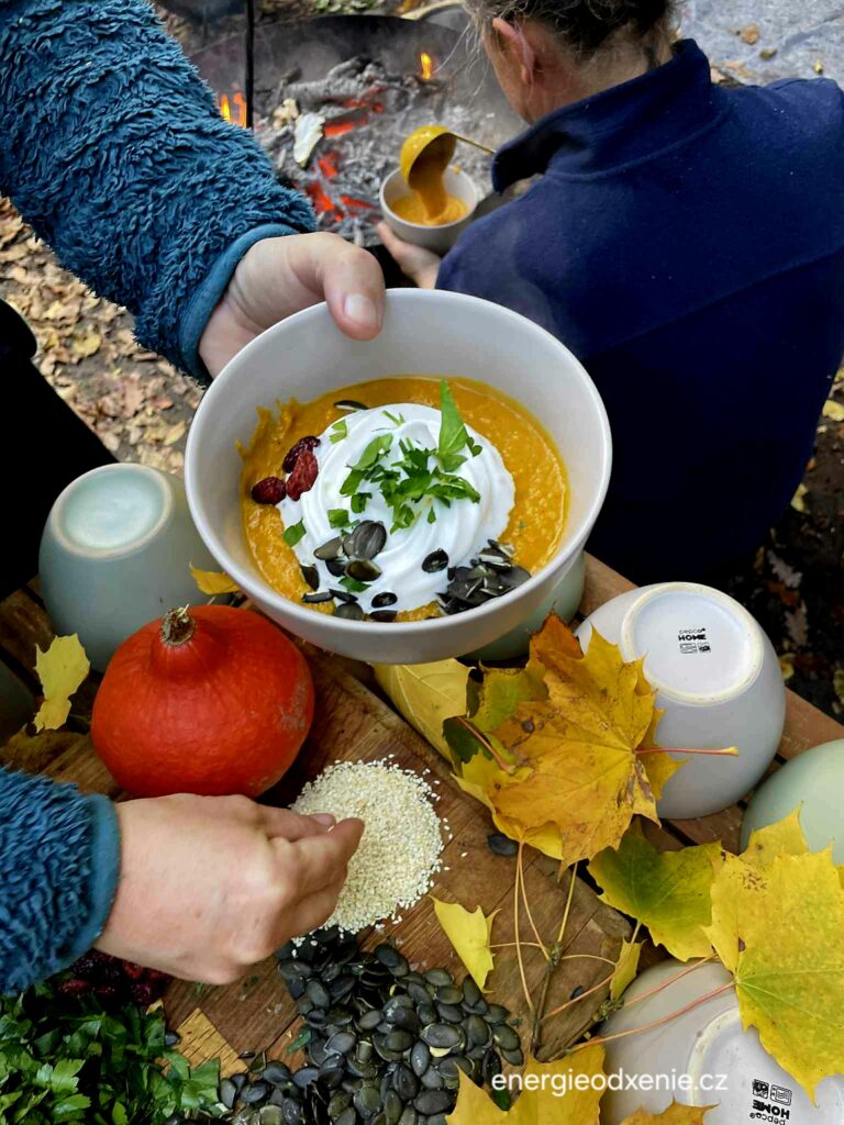 Rituál uctění předků, vůně a vonné dýmy