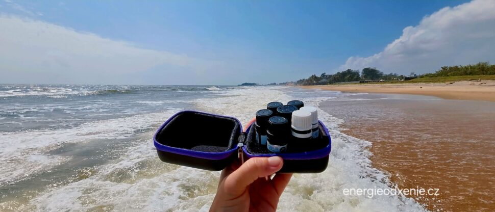 Kufřík aroma lékarnička v&nbsp;Indii u&nbsp;oceánu