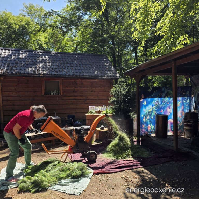 Destilace od A do Z na éterické oleje a hydroláty