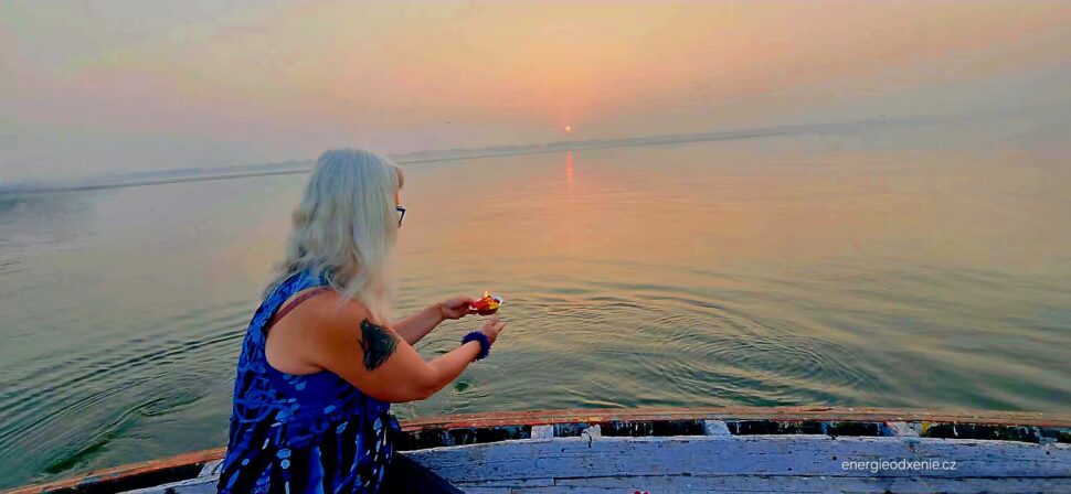 Varanasi, východ slunce Ganga